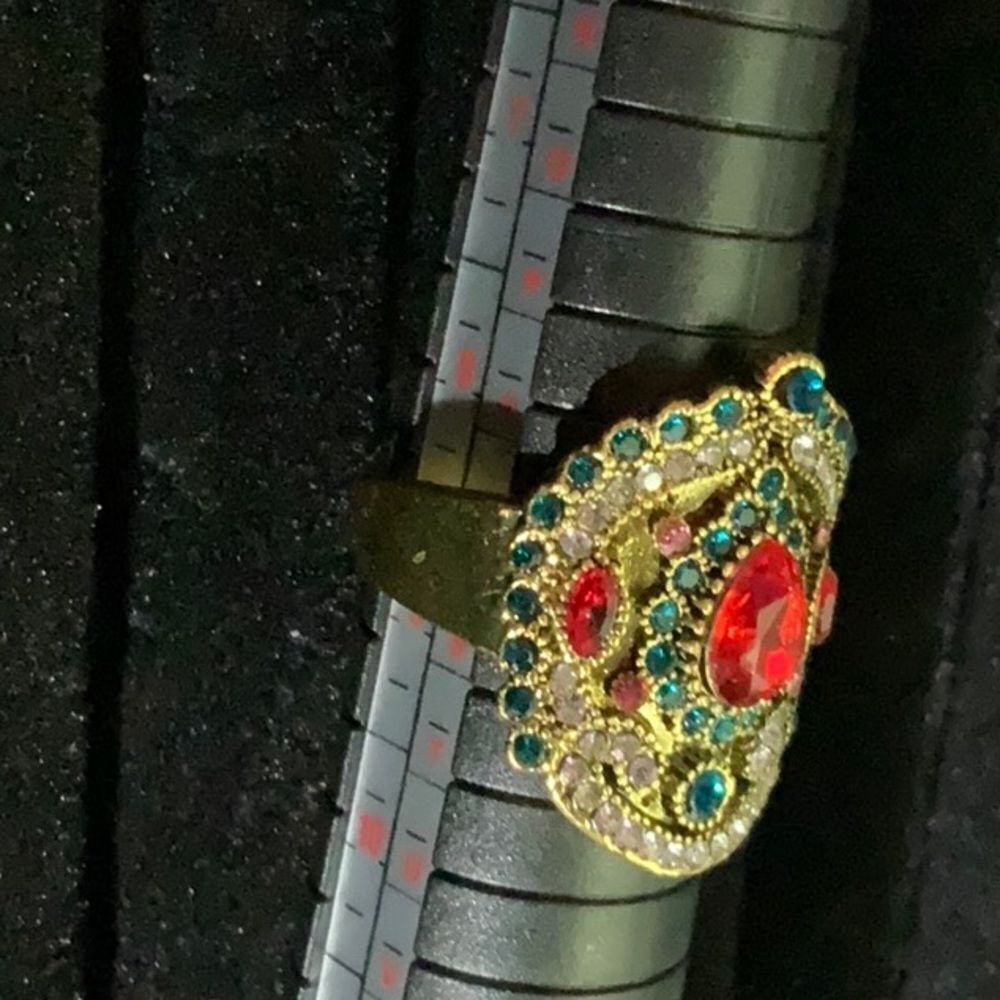 Unique Middle Eastern Vibes Fashion Ring Gold Tone Manmade Stones - Picture 6 of 6